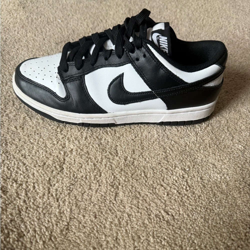Nike Men's Black and White Sneakers